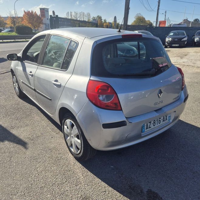 Renault Clio Renault Clio III 1.4 16V 100 AUTHENTIQUE 5P Gris de 2007