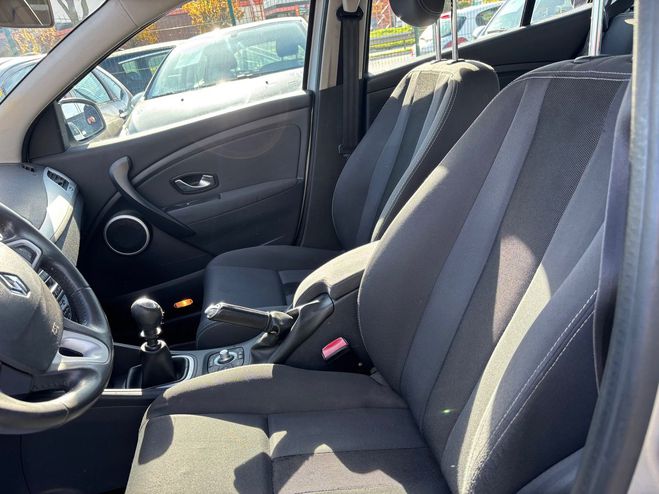Renault Megane Renault Megane III 1.9 DCI 130 CARMINAT TOMTOM BELLE Gris de 2011