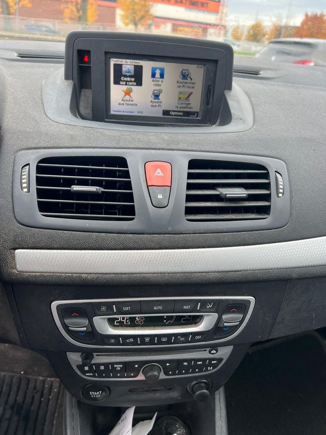 Renault Megane Renault Megane III 1.9 DCI 130 CARMINAT TOMTOM BELLE Gris de 2011
