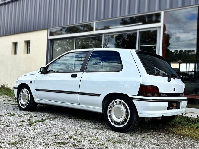 Renault Clio 16S blanc de 1992