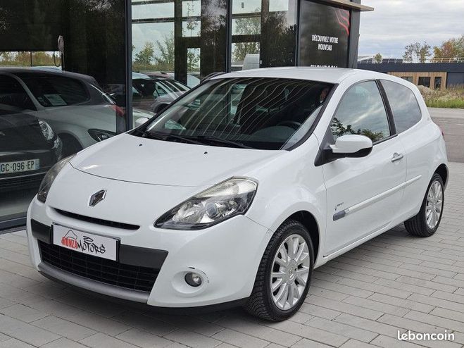 Cliquer pour voir la photo suivante Renault Clio III 1.2 TCE 100CH DYNAMIQUE 3P Blanc de 2009