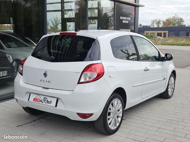 Renault Clio III 1.2 TCE 100CH DYNAMIQUE 3P Blanc de 2009