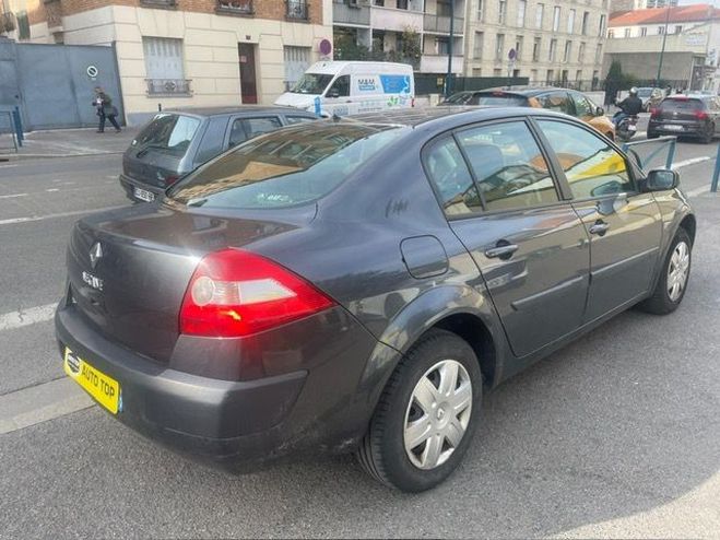 Renault Megane Renault Megane 1.6 16V 115CH CONFORT AUTHENTIQUE GRIS F de 2005