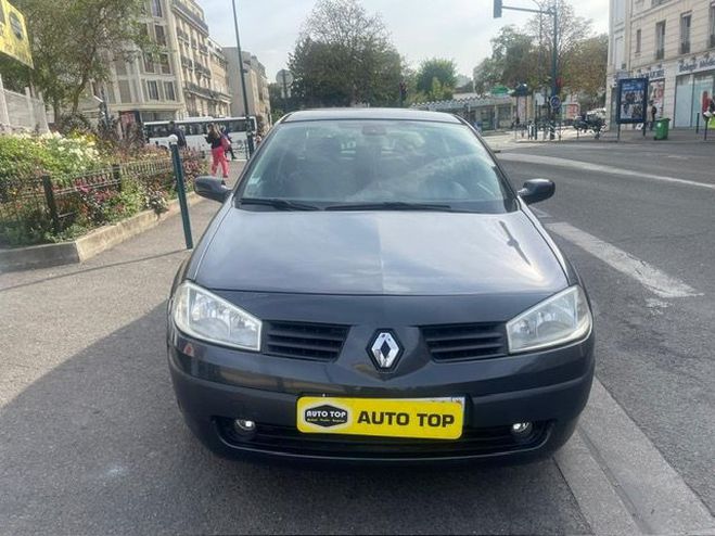 Renault Megane Renault Megane 1.6 16V 115CH CONFORT AUTHENTIQUE GRIS F de 2005