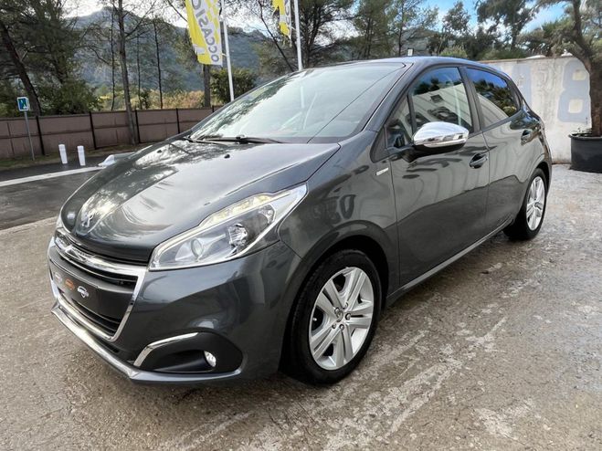 Peugeot 208 1.2i PureTech 12V - 82 BERLINE Style PHA GRIS FONCE de 2017