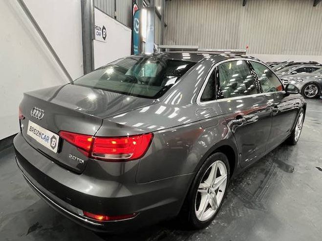 Audi A4 Audi A4 V (B9) 2.0 TDI 150ch S line S tronic 7 GRIS F de 2016