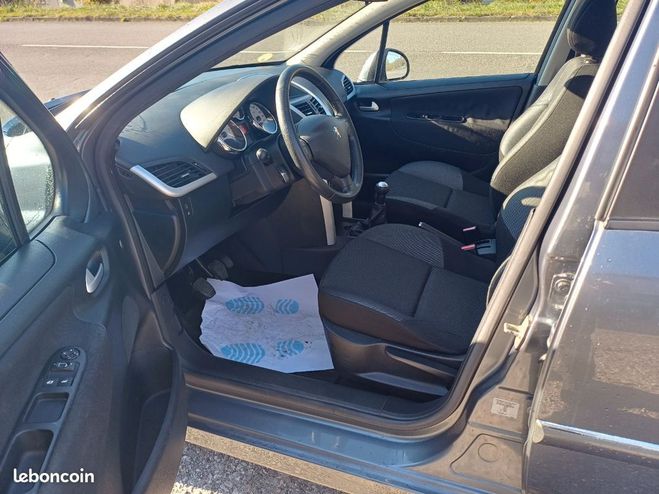 Peugeot 207 Peugeot 207 SW hdi 92 premium Gris de 2011
