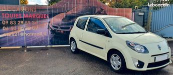  Voir détails -Renault Twingo II 1.2i 75Cv 11-2010 à Chenve (21)