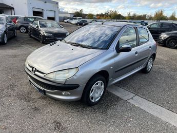 voir détails -Peugeot 206 1.6 i 110ch 5Portes-5Places Clim à Entzheim (67)   Voir détails -Peugeot 206 1.6 i 110ch 5Portes-5Places Clim à Entzheim (67)