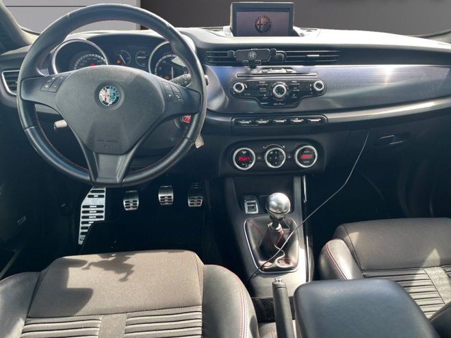 Alfa romeo Giulietta Alfa romeo Giulietta 1750 TBI 235 ch Quadrifoglio Verde/toit  Blanc de 2011