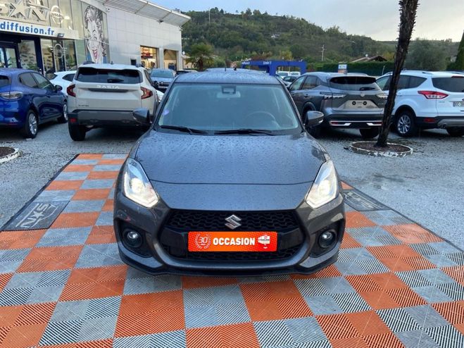 Suzuki Swift Suzuki Swift 1.4 BOOSTERJET 129 SPORT 1 ére main Gris Foncé de 2023