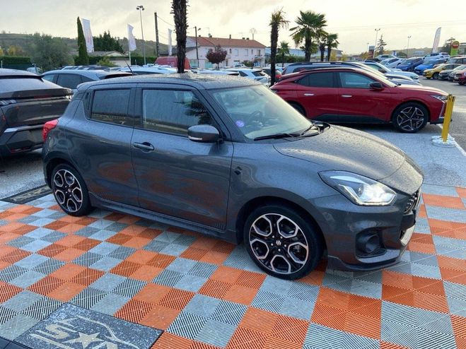 Suzuki Swift Suzuki Swift 1.4 BOOSTERJET 129 SPORT 1 ére main Gris Foncé de 2023