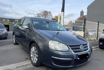  Voir détails -Volkswagen Jetta 1.9 TDI 105CH CONFORTLINE à Harnes (62)