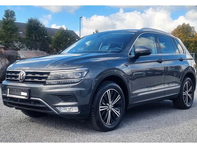 Cliquer pour voir la photo suivante Volkswagen Tiguan 2.0 16V Bi-TDI BlueMotion - 240 - BV DSG gris metallisée de 2017
