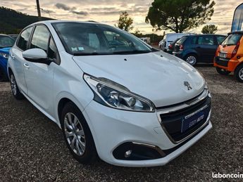  Voir détails -Peugeot 208 1.6 hdi à Brignoles (83)
