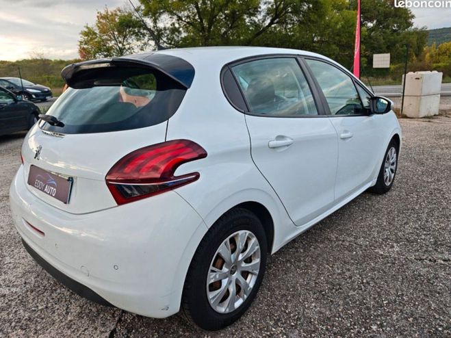 Peugeot 208 1.6 hdi Blanche de 2017