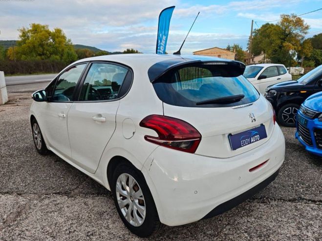 Peugeot 208 1.6 hdi Blanche de 2017