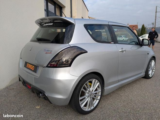 Suzuki Swift Suzuki Swift 1.6 VVT 135CH SPORT Gris de 2012