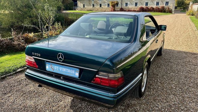 Mercedes Classe E Mercedes Classe E w124 coupe e200 1995 Vert Tourmaline Métallisée de 1995