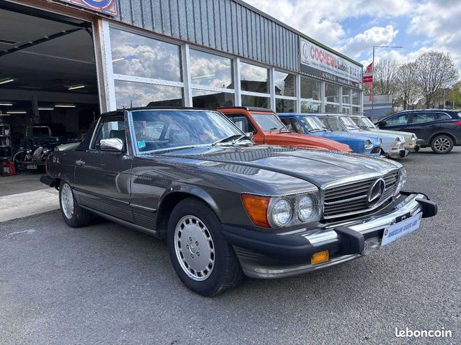 Mercedes 560 Mercedes 560 sl v8 r107 bva Gris de 1986