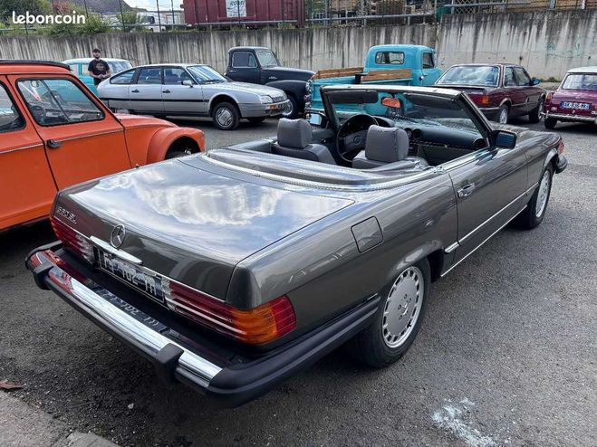 Mercedes 560 Mercedes 560 sl v8 r107 bva Gris de 1986