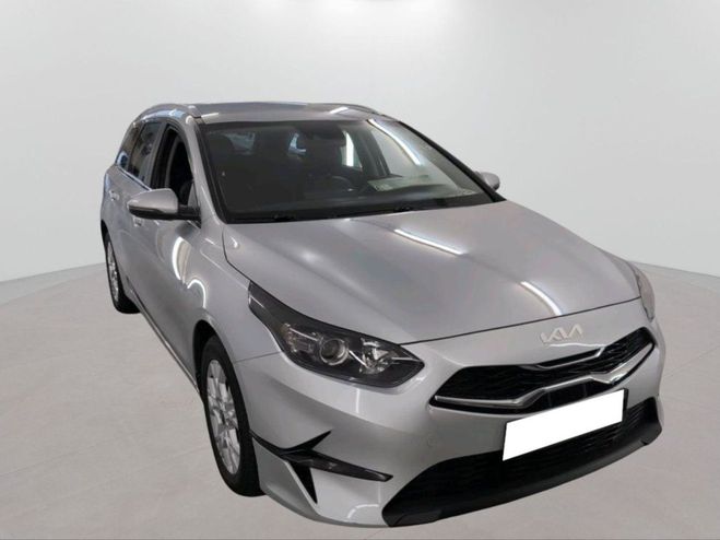 Kia Ceed d SW CEED 1.6 CRDi 136 MHEV Pulse Gris Clair de 2022