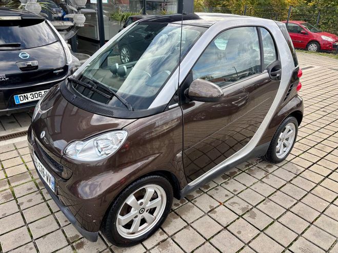 Smart Fortwo Smart Fortwo 1.0i 71ch MHD NEUTROCLIMAT Marron Métallisé de 2009