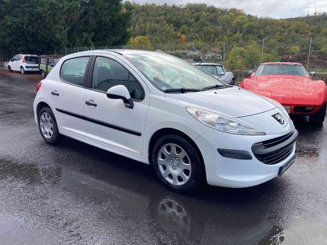 Cliquer pour voir la photo suivante Peugeot 207 1.4 HDi 70ch BLUE LION Style BLANC de 2008