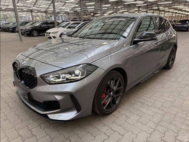Cliquer pour voir la photo suivante BMW Serie 1 M135 i xDrive M Performance *LED*Pano GRATTE-CIEL GRIS MÉTALLISÉ de 2022
