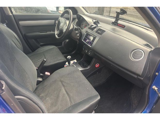 Suzuki Swift Suzuki Swift 1.3 GLX BV ROBOTISEE Bleu métal de 2006