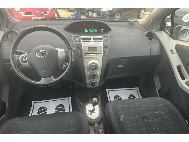 Toyota Yaris Toyota Yaris Yaris 1.3 - 87 VVT-i Sol Grise de 2007