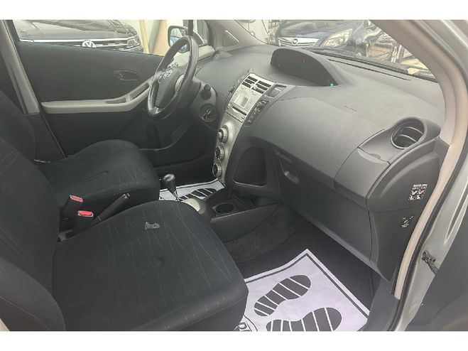 Toyota Yaris Toyota Yaris Yaris 1.3 - 87 VVT-i Sol Grise de 2007