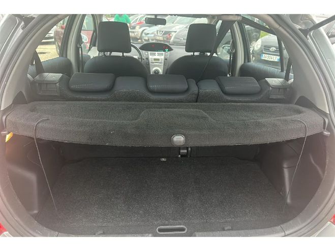 Toyota Yaris Toyota Yaris Yaris 1.3 - 87 VVT-i Sol Grise de 2007