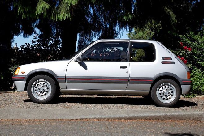 Cliquer pour voir la photo suivante Peugeot 205 GTi de 1990