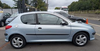 voir détails -Peugeot 206 1.6 i 110 ch XS à Claye-Souilly (77)   Voir détails -Peugeot 206 1.6 i 110 ch XS à Claye-Souilly (77)