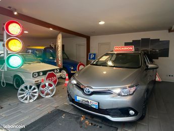  Voir détails -Toyota Auris Touring Sports HSD 136h Design Buisness à Nanteuil-ls-Meaux (77)