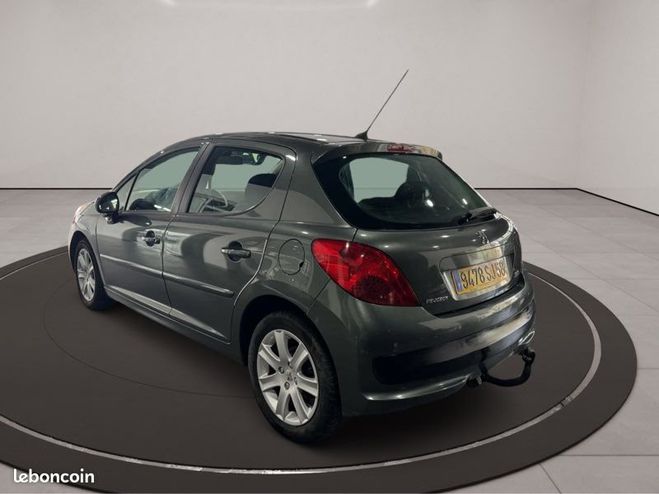 Peugeot 207 Peugeot 207 1.6 HDi 90 Ch Attelage Clim Régulateur d Autre de 2007
