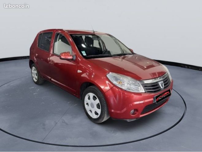 Dacia Sandero Dacia Sandero 1.2 75 Ch Laureate Clim Rouge de 2011