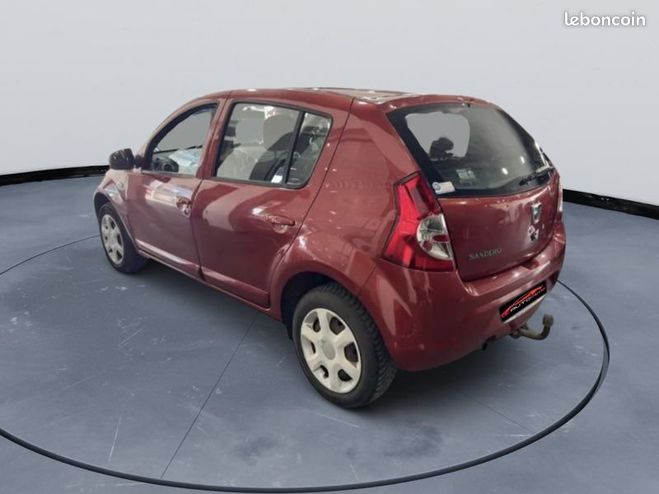Dacia Sandero Dacia Sandero 1.2 75 Ch Laureate Clim Rouge de 2011