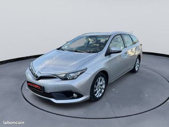  Voir détails -Toyota Auris Touring Sports 112CH D-4D Dynamic Rgula à Nevers (58)