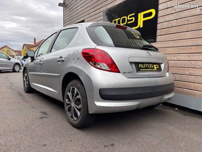 Peugeot 207 Peugeot 207 (2) 1.4 hdi 70 active 5p Gris de 2011