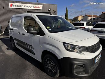  Voir détails -Peugeot Partner (3) BHDI 100 STANDARD 650KG PREMIUM à Issoire (63)