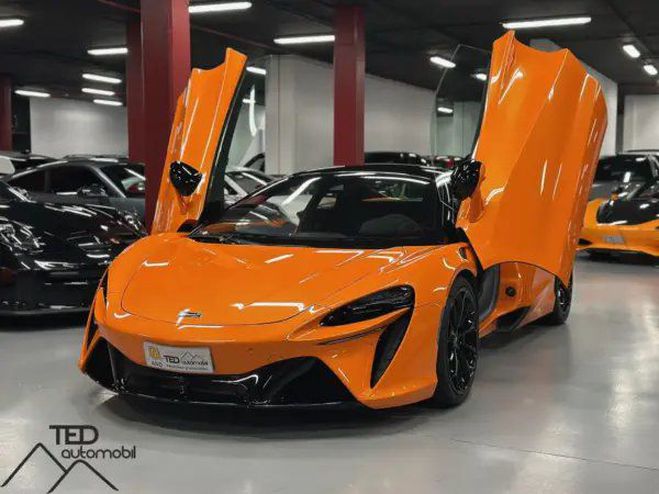 Mclaren Artura 680cv  de 2023