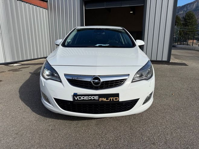 Opel Astra 1.6 TURBO SPORT/ CRITAIR 2 / DISTRIBUTIO Blanc de 2011