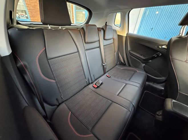 Peugeot 2008  1.2 PureTech 110ch SetS BVM5 Allure Bus BLANC de 2017