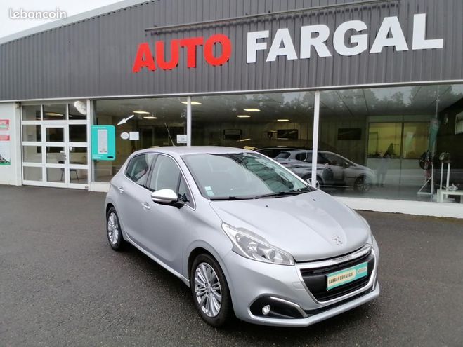 Cliquer pour voir la photo suivante Peugeot 208 PureTech 82ch S&S BVM5 Signature Gris de 2019