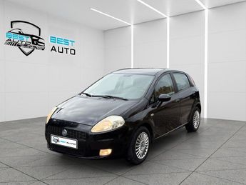  Voir détails -Fiat Grande Punto 1.4 8V 77CH DYNAMIC 5P à Farbersviller (57)