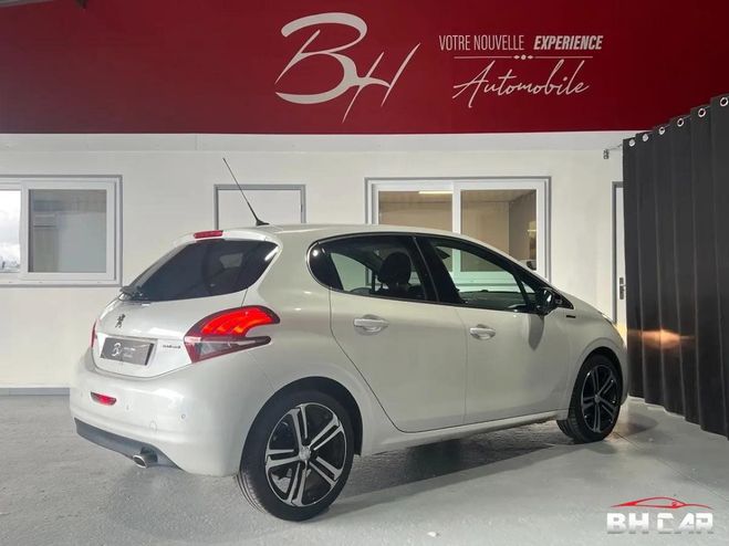 Peugeot 208 1.6 BlueHDi 100ch GT Line 5 portes BVM5 Blanc de 2017