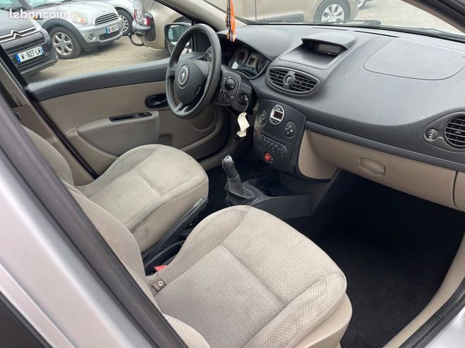 Renault Clio iii 1.5 dci 70ch expression Gris de 2007