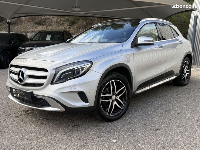 Mercedes Classe GLA Classe 220 D ACTIVITY EDITION 4MATIC 7G- Gris de 2017